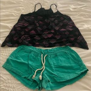 Cute Roxy outfit. Size medium.